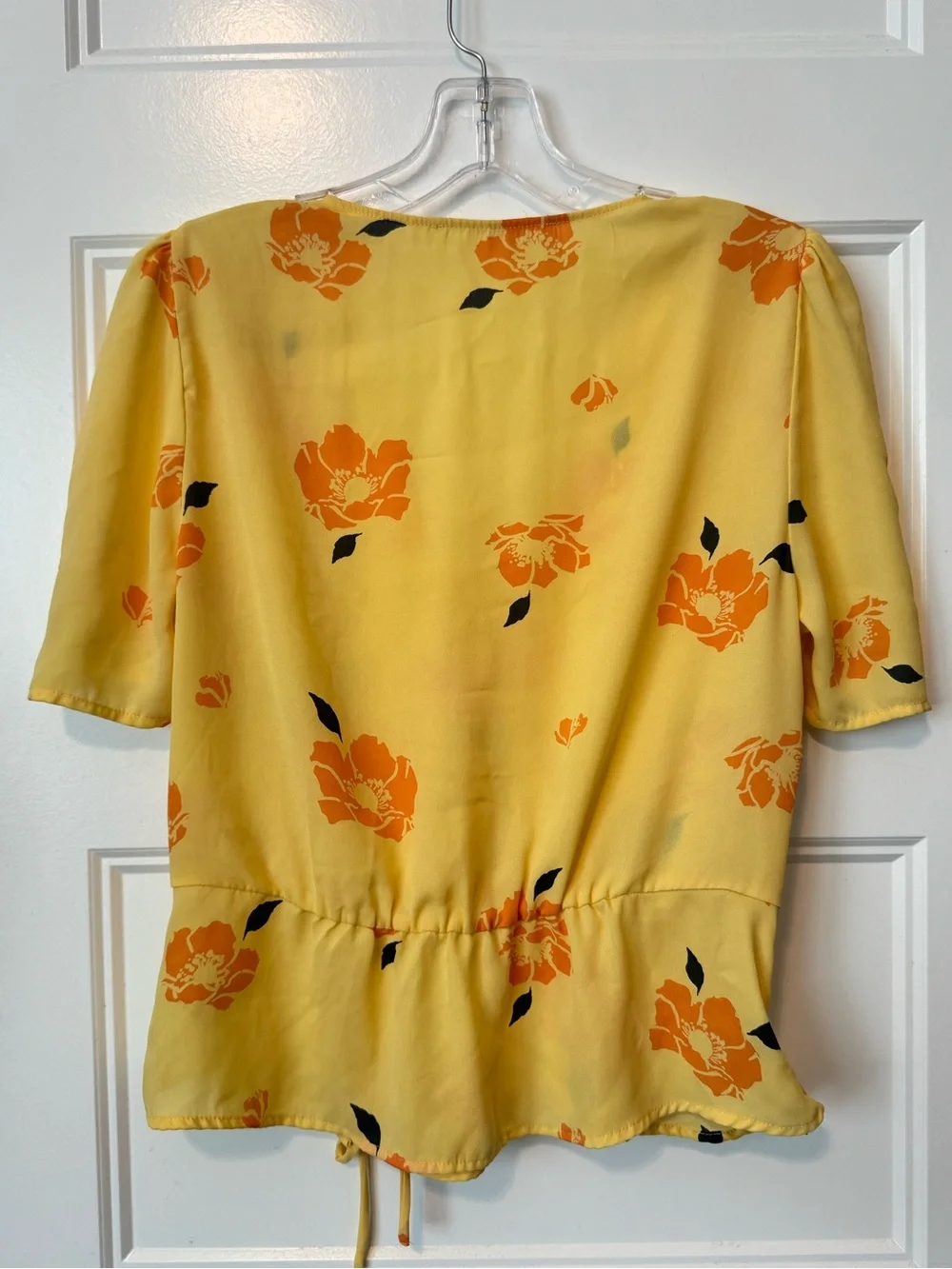 ASTR The Label Yellow Floral Surplice Peplum Blouse Puff Sleeve Top Size L